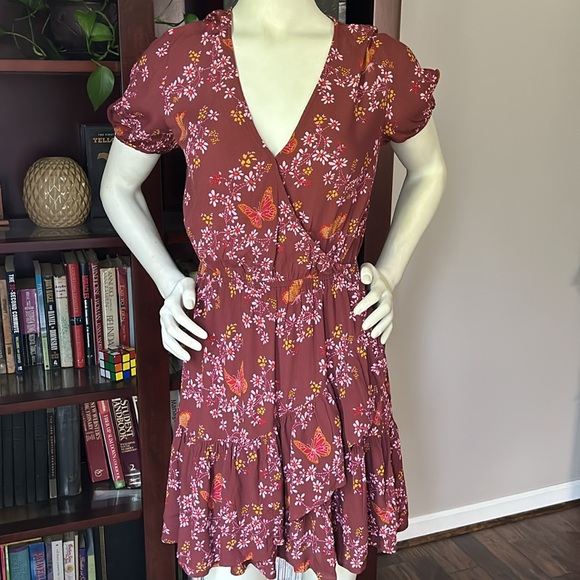 Madewell Ruffle-Wrap Dress in Windowbox Floral - Picture 2 of 9